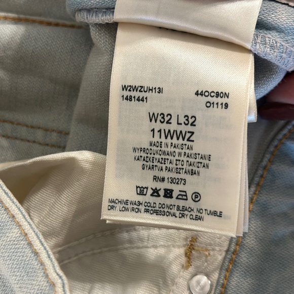 Womens Light Wash Wrangler Jeans - Size 11 - Picture 3 of 4